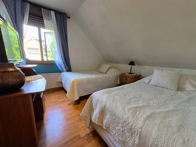 Casa en venta de 5 dorm. San Carlos de Apoquindo, Las Condes