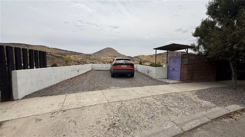 Casa en venta de 3 dorm. en Colina