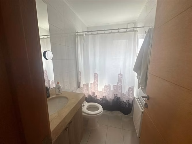 Casa en venta de 4 dorm condominio Bayo, sector residencial.
