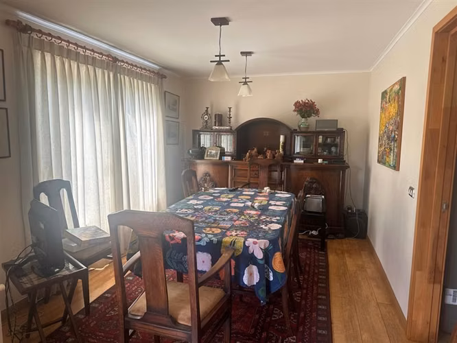 Casa en venta de 4 dorm condominio Bayo, sector residencial.