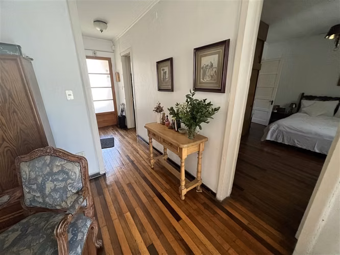 Casa en venta de 4 dorm. en Santiago