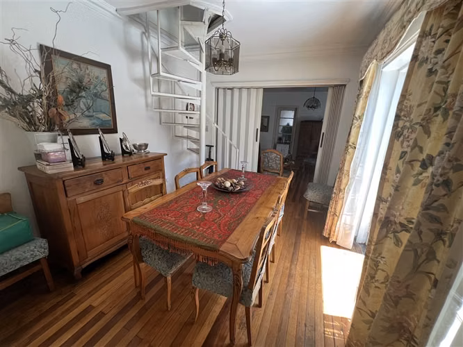 Casa en venta de 4 dorm. en Santiago