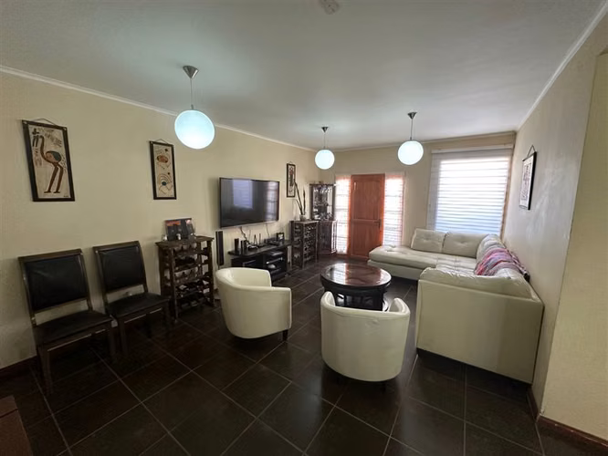 Se vende casa condominio 4 dorm 3baños y 1 estacionamiento