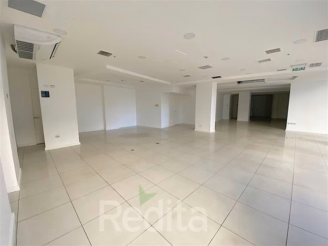 Local comercial 340m2 gran ubicación Escuela Militar