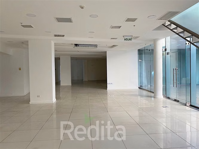 Local comercial 340m2 gran ubicación Escuela Militar