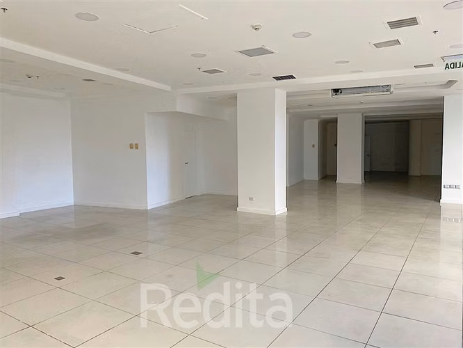 Local comercial 340m2 gran ubicación Escuela Militar