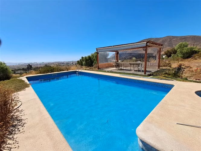 Gran terreno con casa en exclusivo sector de La Serena.