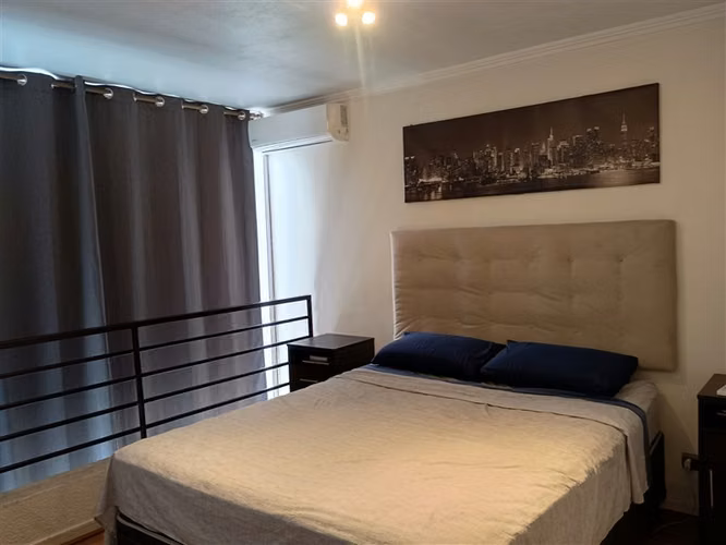 Venta cómodo depto duplex 1 dorm. cerca metro Pza Chacabucoo