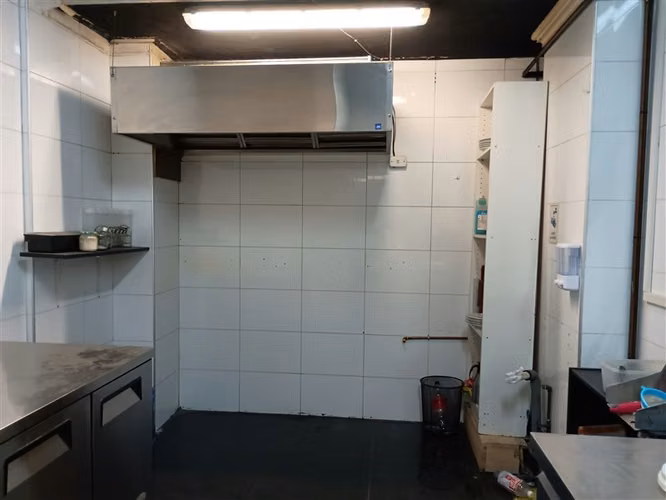 OPORTUNIDAD! Venta amplio local comercial en Santiago centro
