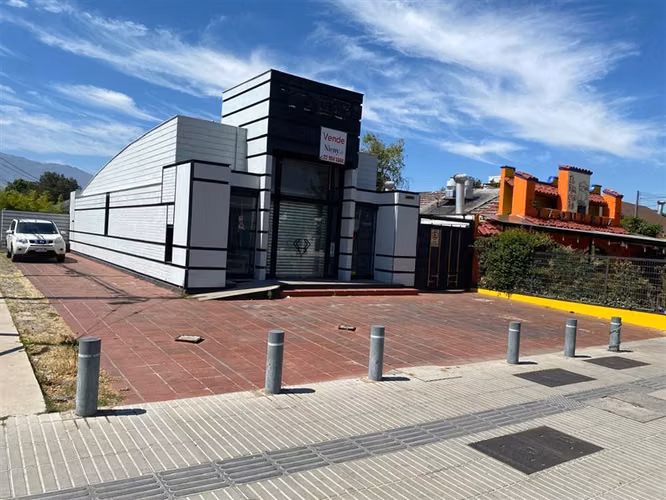 Local Comercial en arriendo en Vitacura para multiples usos