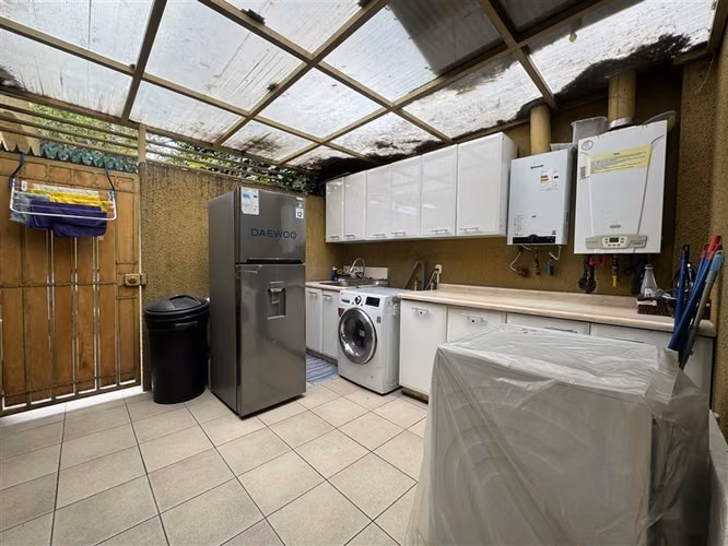 Amplia y bella Casa en condominio en La Reina - Imagen 9