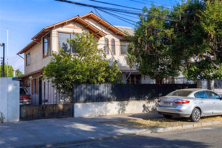 Casa en venta 6 dormitorios 3 baños Ñuñoa p/ casa de reposo