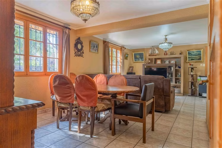 Casa en venta 6 dormitorios 3 baños Ñuñoa p/ casa de reposo