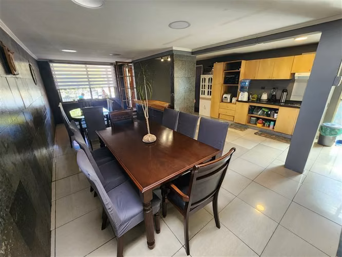Casa en venta de 5 dorm. en Tiltil Ampliada y Remodelada !!!