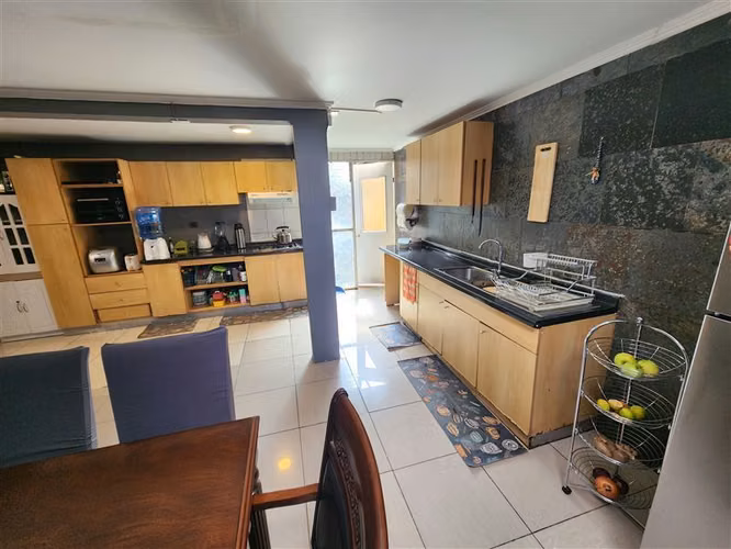 Casa en venta de 5 dorm. en Tiltil Ampliada y Remodelada !!!