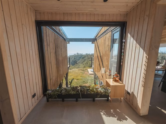 Casa moderna en arriendo con vista al mar para 8 personas