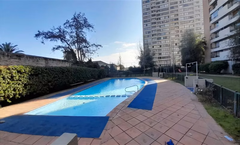 Depto en venta de 3 dorm. en Independencia estacionamiento