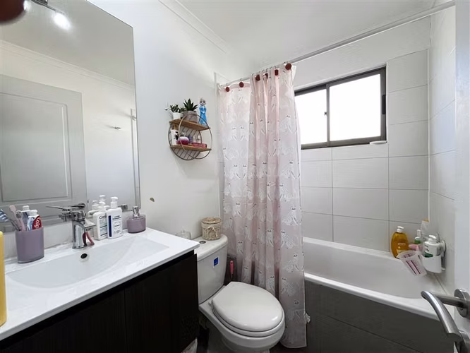 Casa en venta de 3 dorm.3 baños en Padre Hurtado