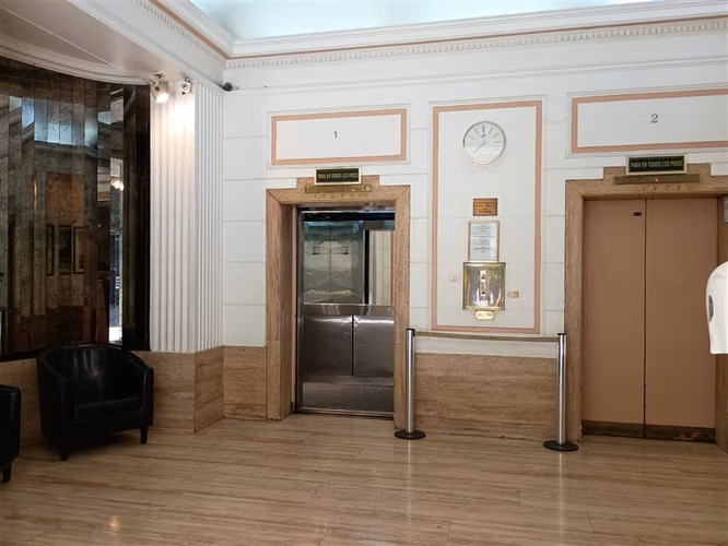 Venta de amplia oficina duplex en metro U de Chile, Santiago - Imagen 18