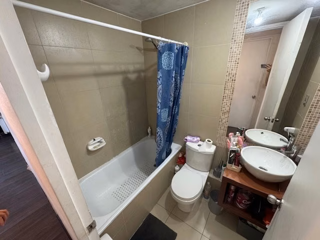 Amplio Departamento en venta de 3 dorm. en La Florida