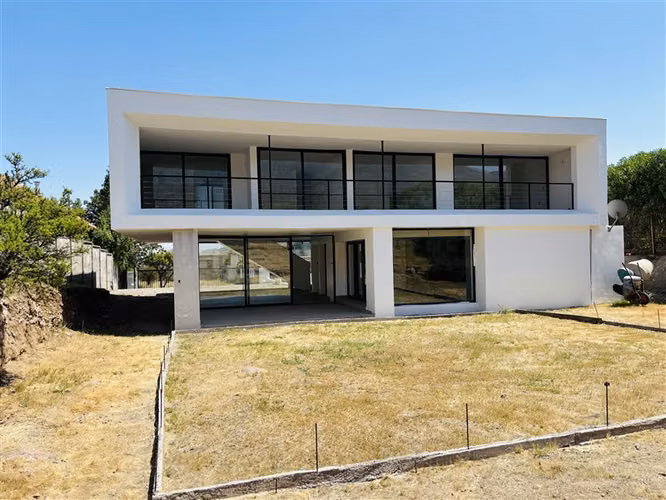 Casa en arriendo de 5 dorm. en Colina