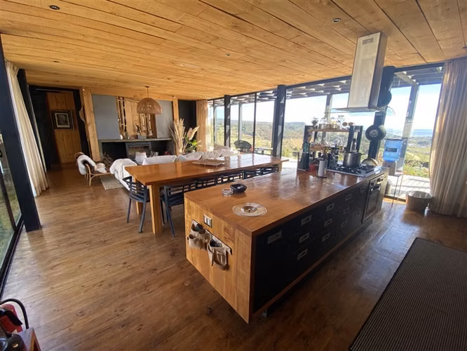 Casa en venta de 5 dorm. en Navidad