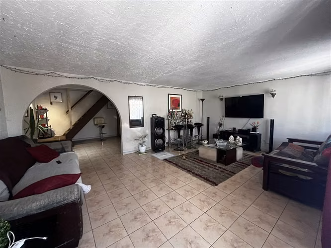 Casa en venta de 6 dorm 4 baños en Maipú
