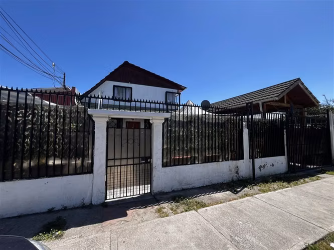 Casa en venta de 6 dorm 4 baños en Maipú