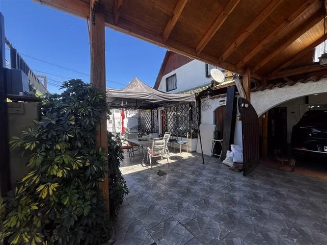 Casa en venta de 6 dorm 4 baños en Maipú