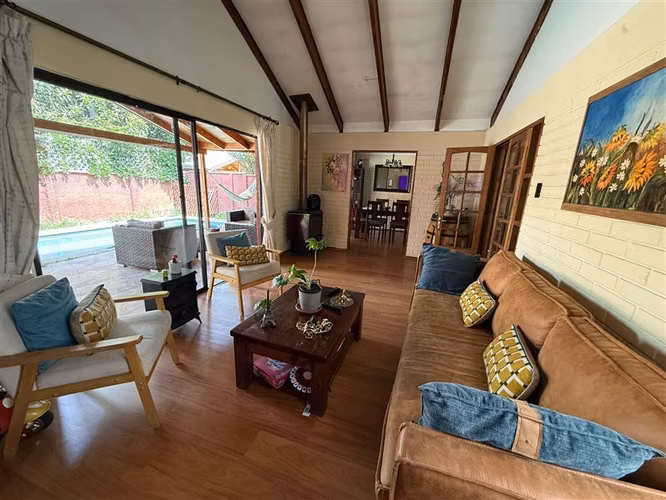 Amplia Casa en venta de 4 dorm. en Peñalolén