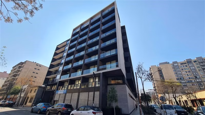 Local Arriendo Santiago Barrio Universitario Esquina 133m2