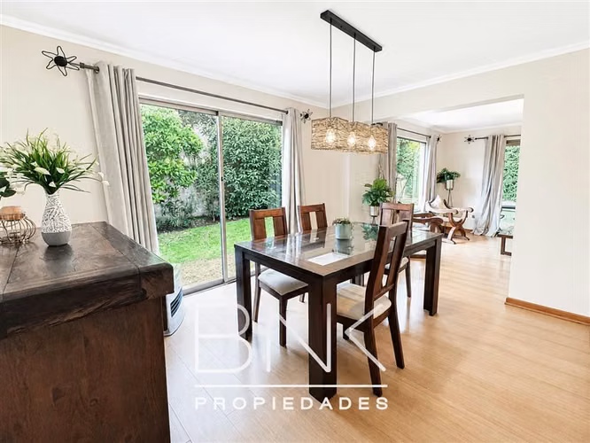 Casa Condominio venta 4 dormitorio Julia Bernstein/Larrain