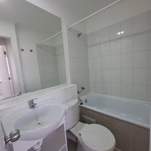 Departamento en venta de 2 dorm. con estac. en Independencia