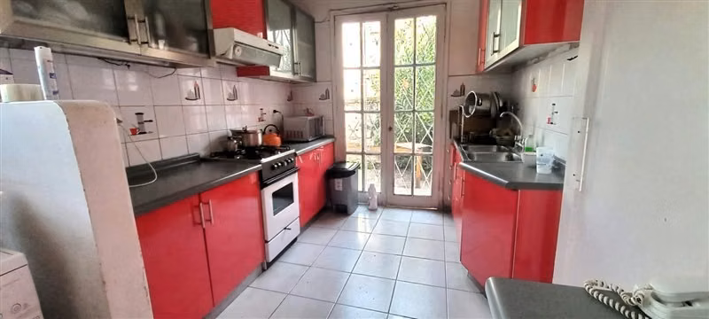 SE VENDE CASA Holanda a pasos de Fco. de Bilbao !!!