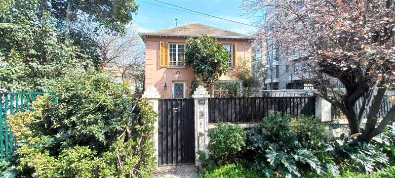 SE VENDE CASA Holanda a pasos de Fco. de Bilbao !!!