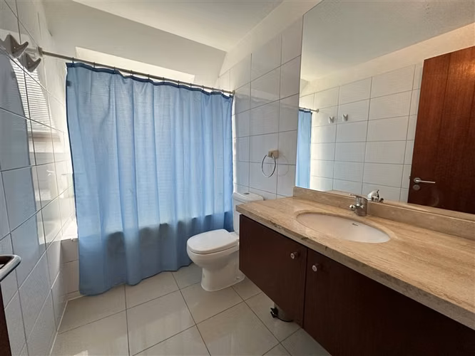 Casa en venta de 5 dorm. en condominio Las Pircas