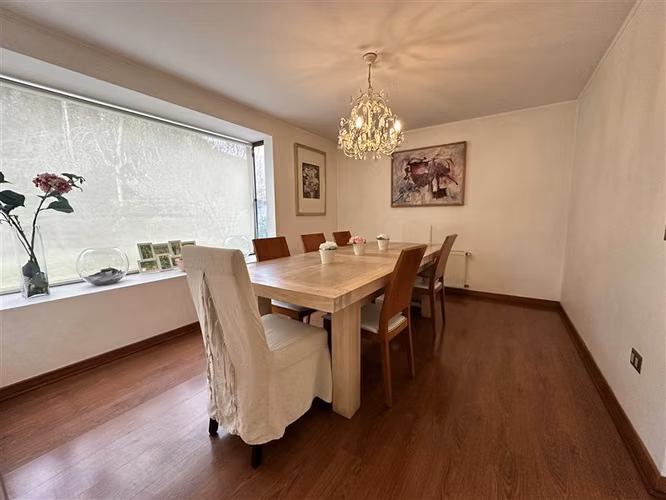 Casa en venta de 5 dorm. en condominio Las Pircas