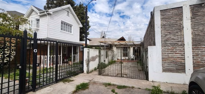 Venta, casa en pasaje cerrado, Metro Fernando Castillo V.
