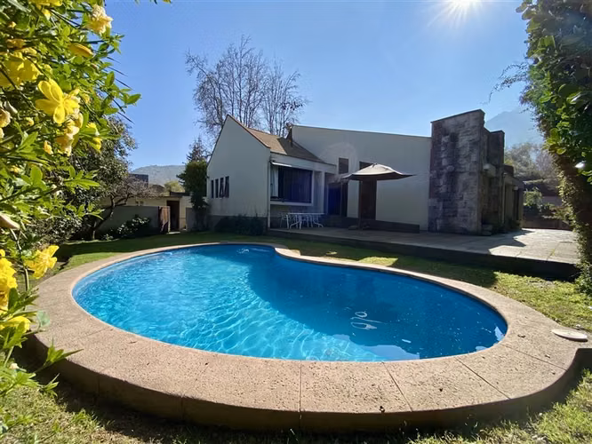 Venta casa Santa María de Manquehue San Benito Gran Terreno