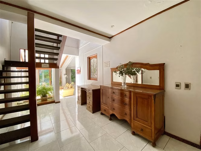 Venta casa Santa María de Manquehue San Benito Gran Terreno