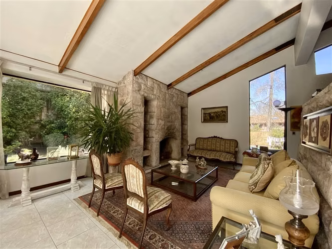 Venta casa Santa María de Manquehue San Benito Gran Terreno