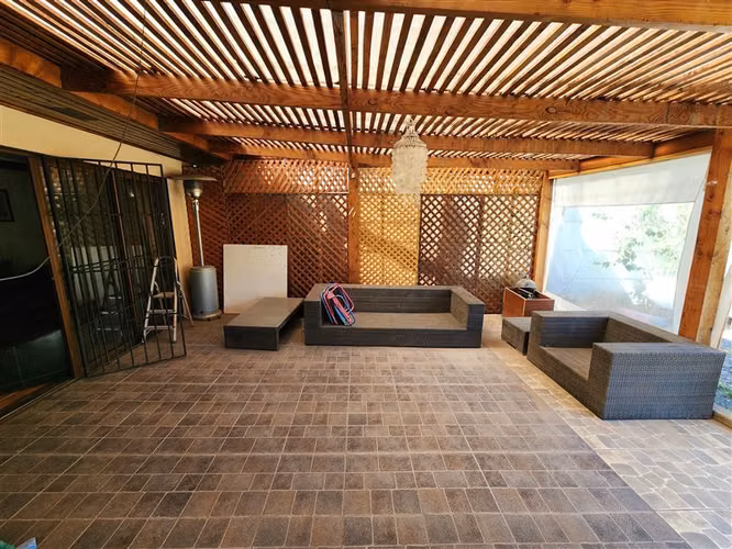 Casa en venta de 5 dorm. en Peñaflor gran terreno