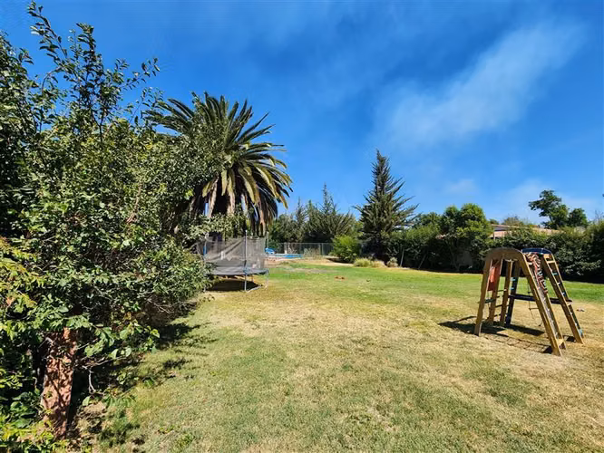 Casa en venta de 5 dorm. en Peñaflor gran terreno