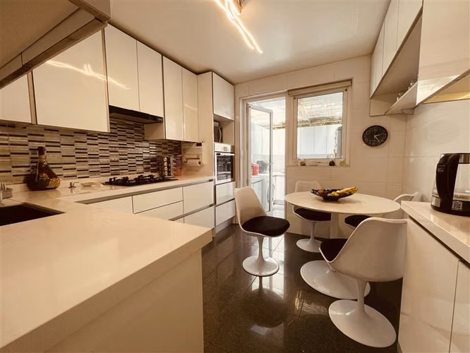 Casa en arriendo de 5 dorm. en Lo Barnechea