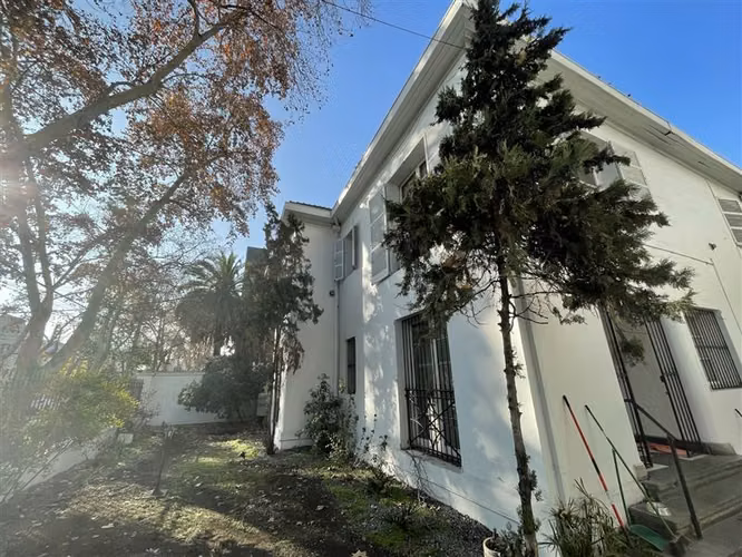 Casa con Patente Comercial en Providencia