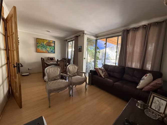 Espectacular Casa en venta de 4 dorm. en Peñalolén