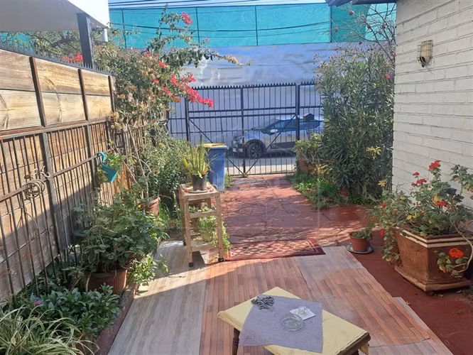 Casa en venta de 3 dorm. en La Florida