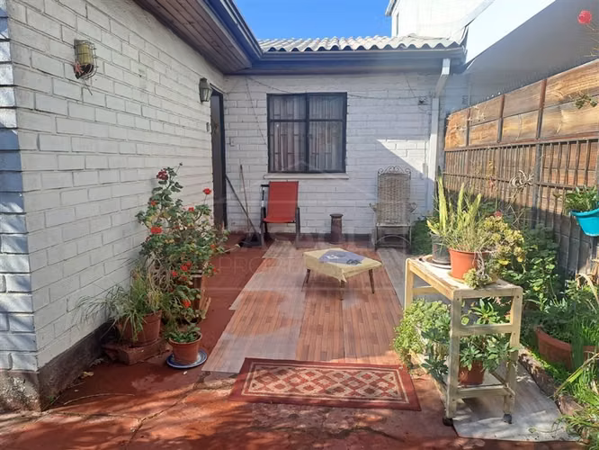 Casa en venta de 3 dorm. en La Florida