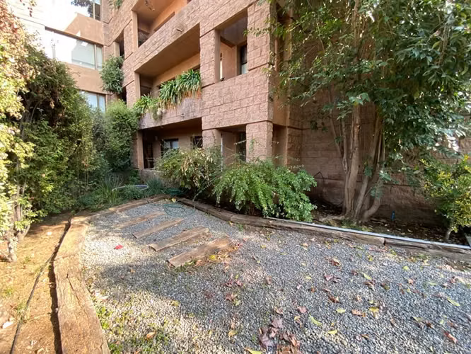 Departamento en venta de 3 dorm. en Lo Barnechea Primer Piso