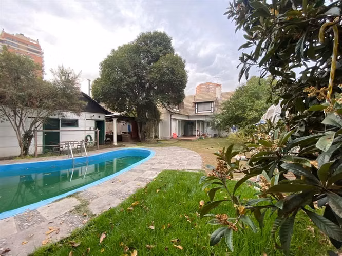 Venta Casa para Remodelar, Sector Apumanque, Las Condes